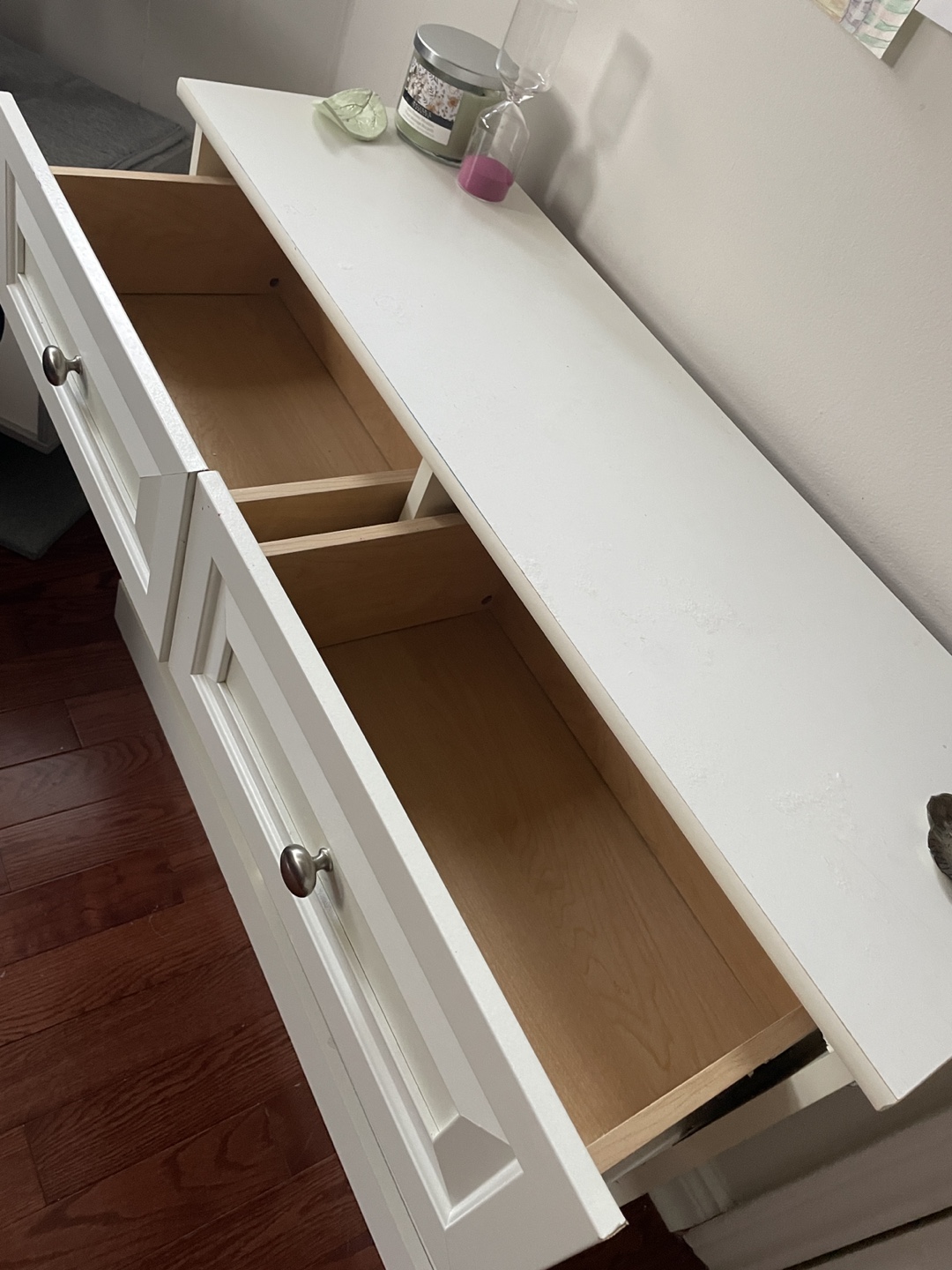 Small dresser / Storage Unit - photo 2