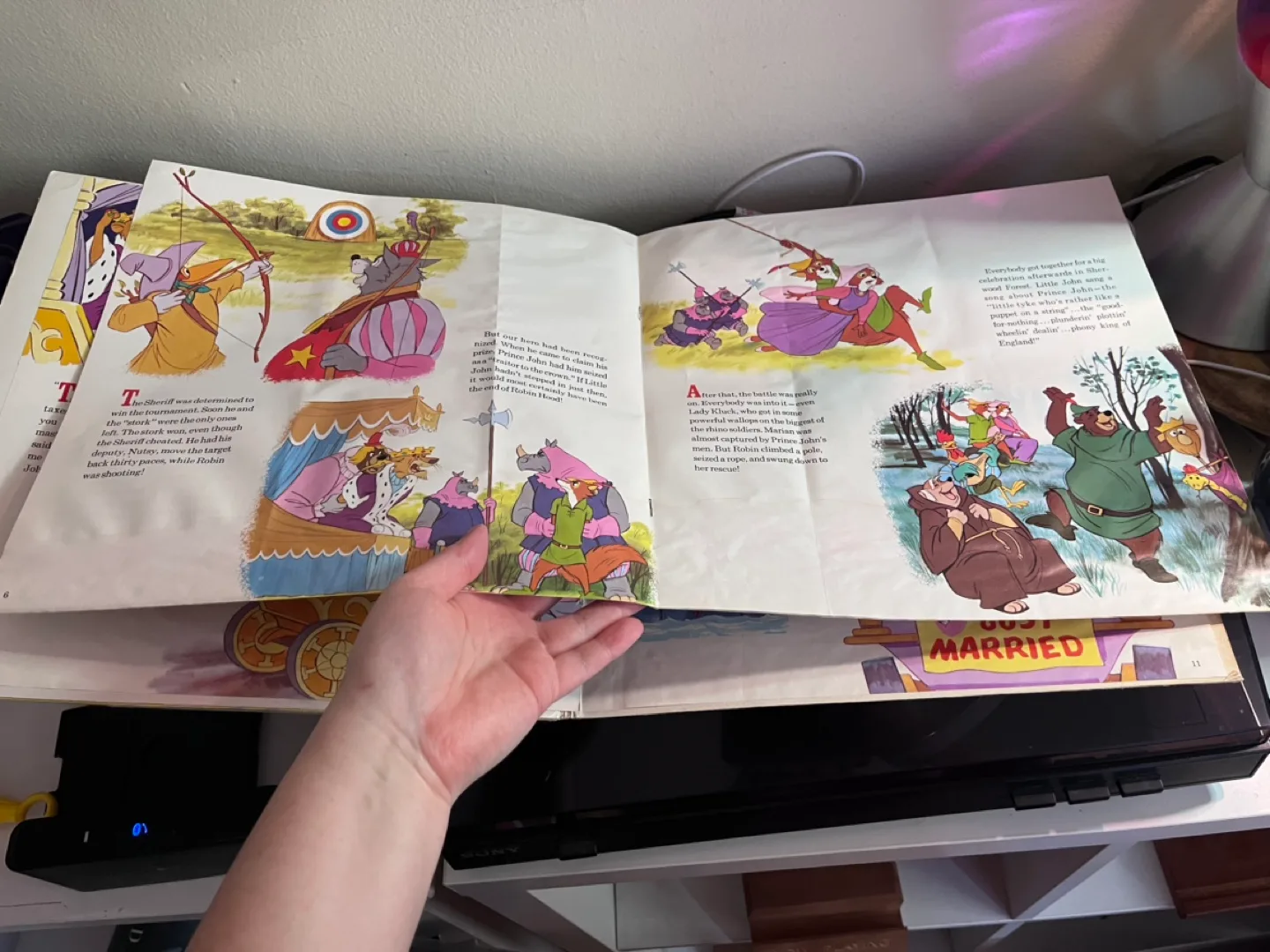 💚Disney’s Robin Hood Record - **FRENCH** Narration with Book image indicator(5)