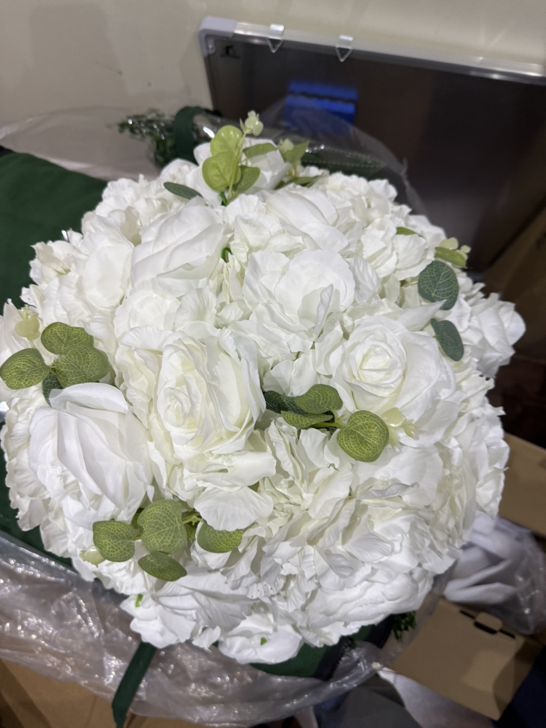 White Artificial Flower Arrangements center piece