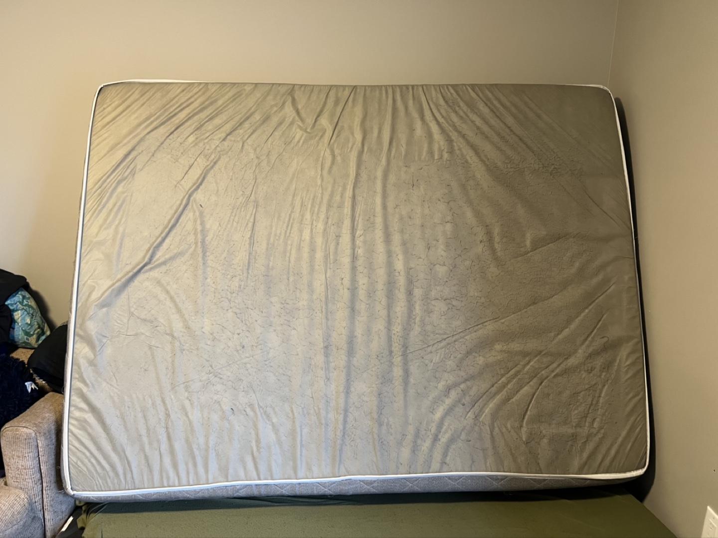 Queen Mattress and Box Spring Set - photo 3