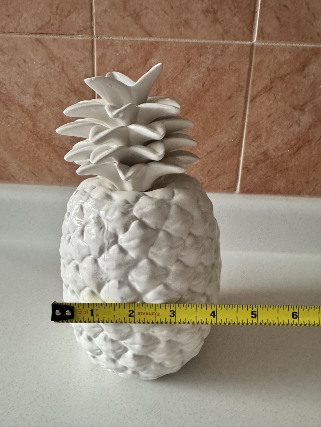 White Ceramic Pineapple Decor - photo 3