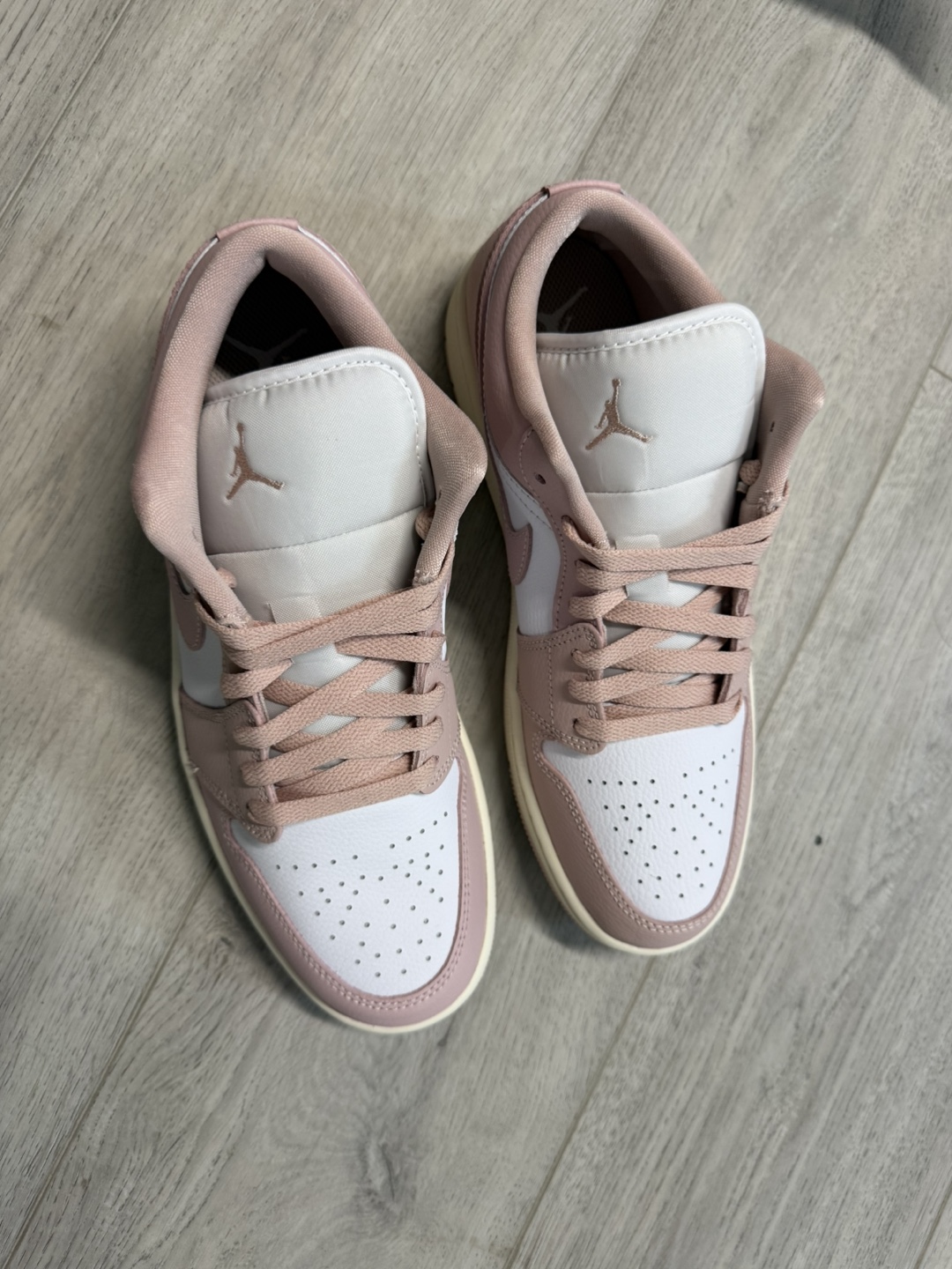 Women's Air Jordan 1 Low Pink Sneakers - photo 4