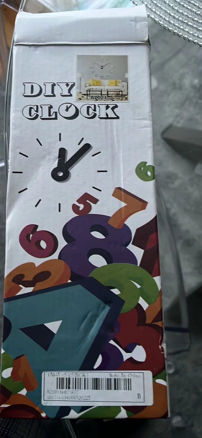 DIY 3D Roman Numeral Wall Clock Kit - Silver image indicator(2)