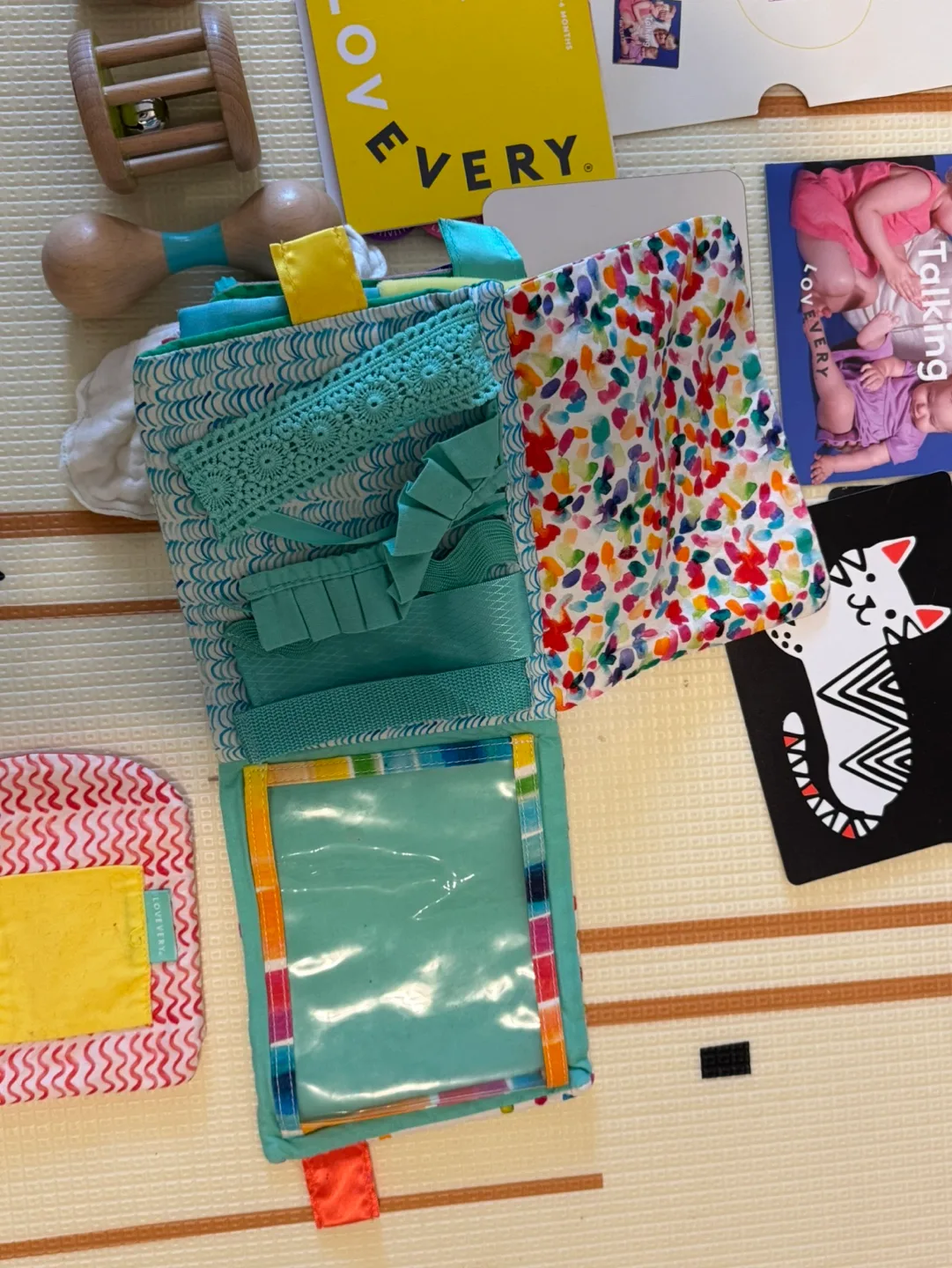 Lovevery The Charmer Play Kit 3-4 months image indicator(4)