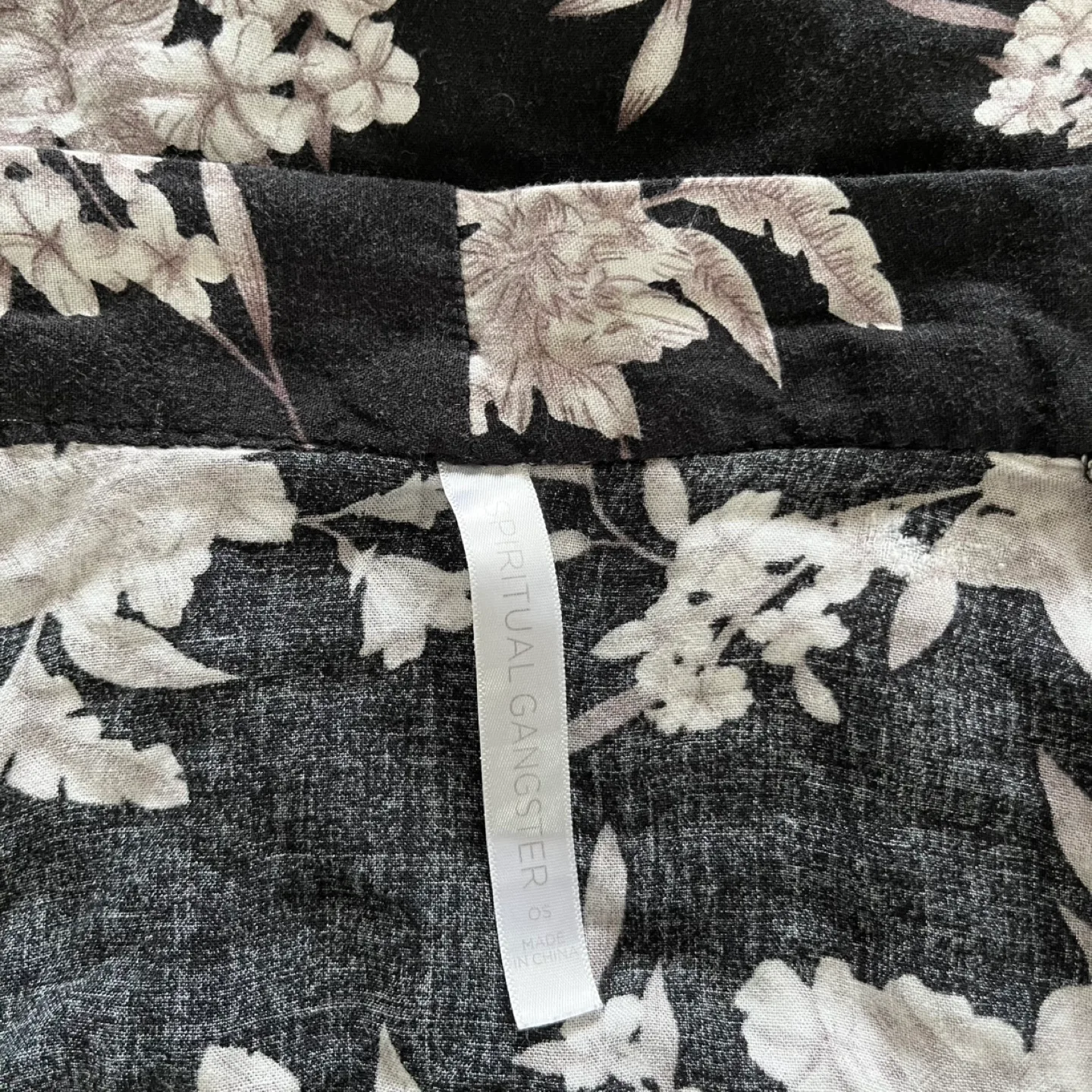 Spiritual Gangster Kimono Robe Black Floral One Size image indicator(3)