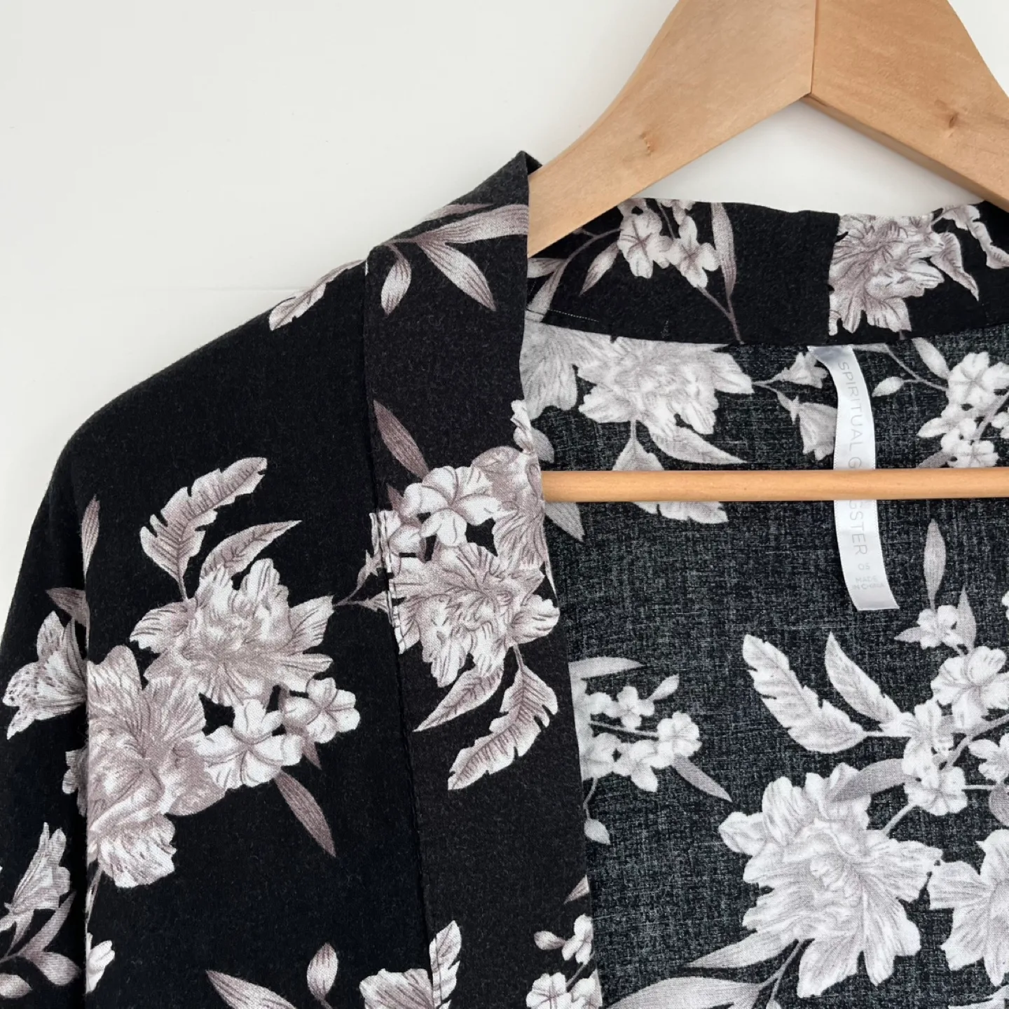 Spiritual Gangster Kimono Robe Black Floral One Size image indicator(2)