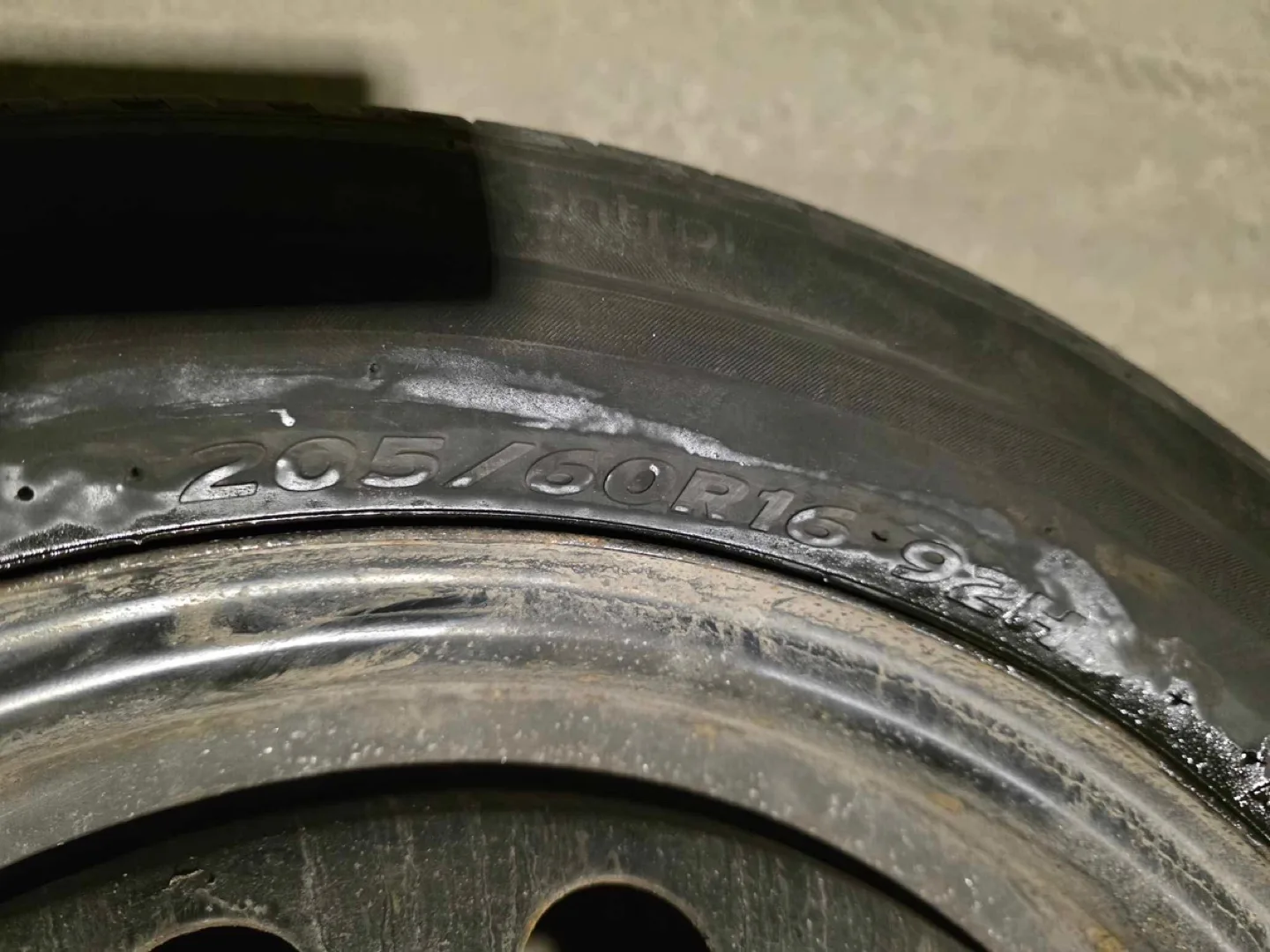 Used 205/60R16 92H Uniroyal Tires and Steel Wheels (Set of 4) image indicator(2)