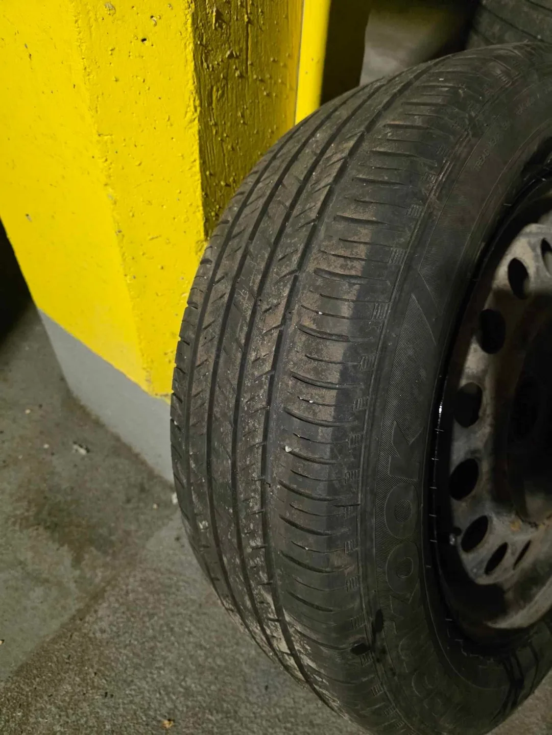 Used 205/60R16 92H Uniroyal Tires and Steel Wheels (Set of 4) image indicator(7)