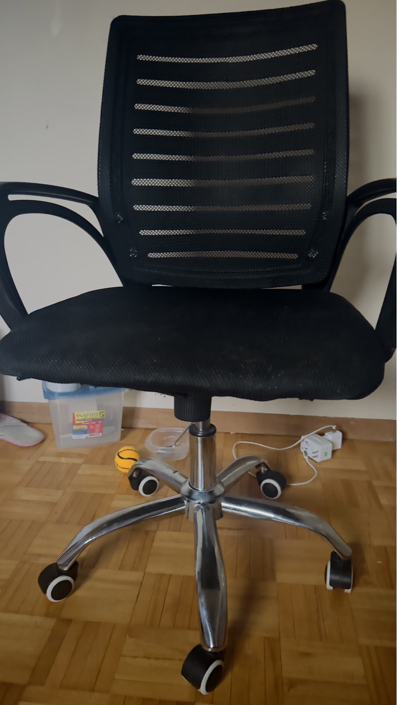 Chair with working wheels - photo 2
