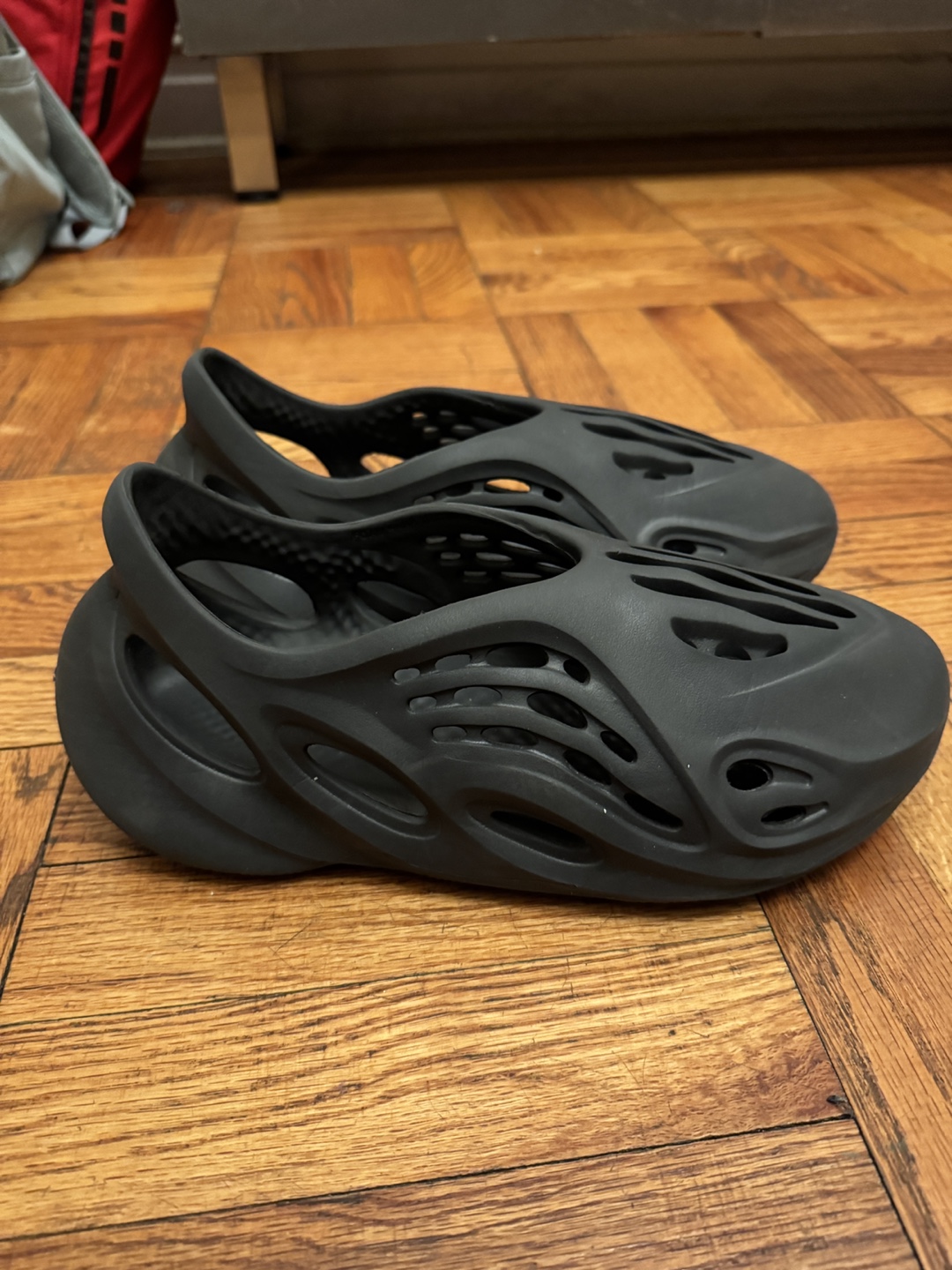 Foam RNNR Slides, fits like 9. No box. - photo 4