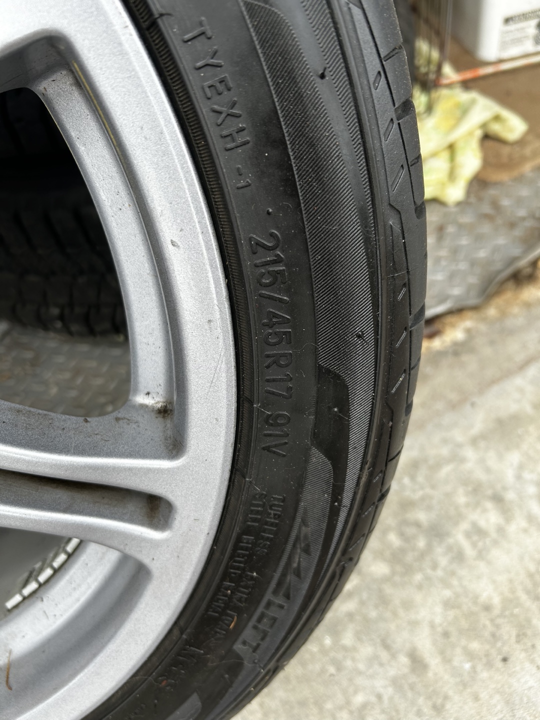 Used Acura 17" Alloy Wheel with Tire (x4) + wheel bags - photo 3