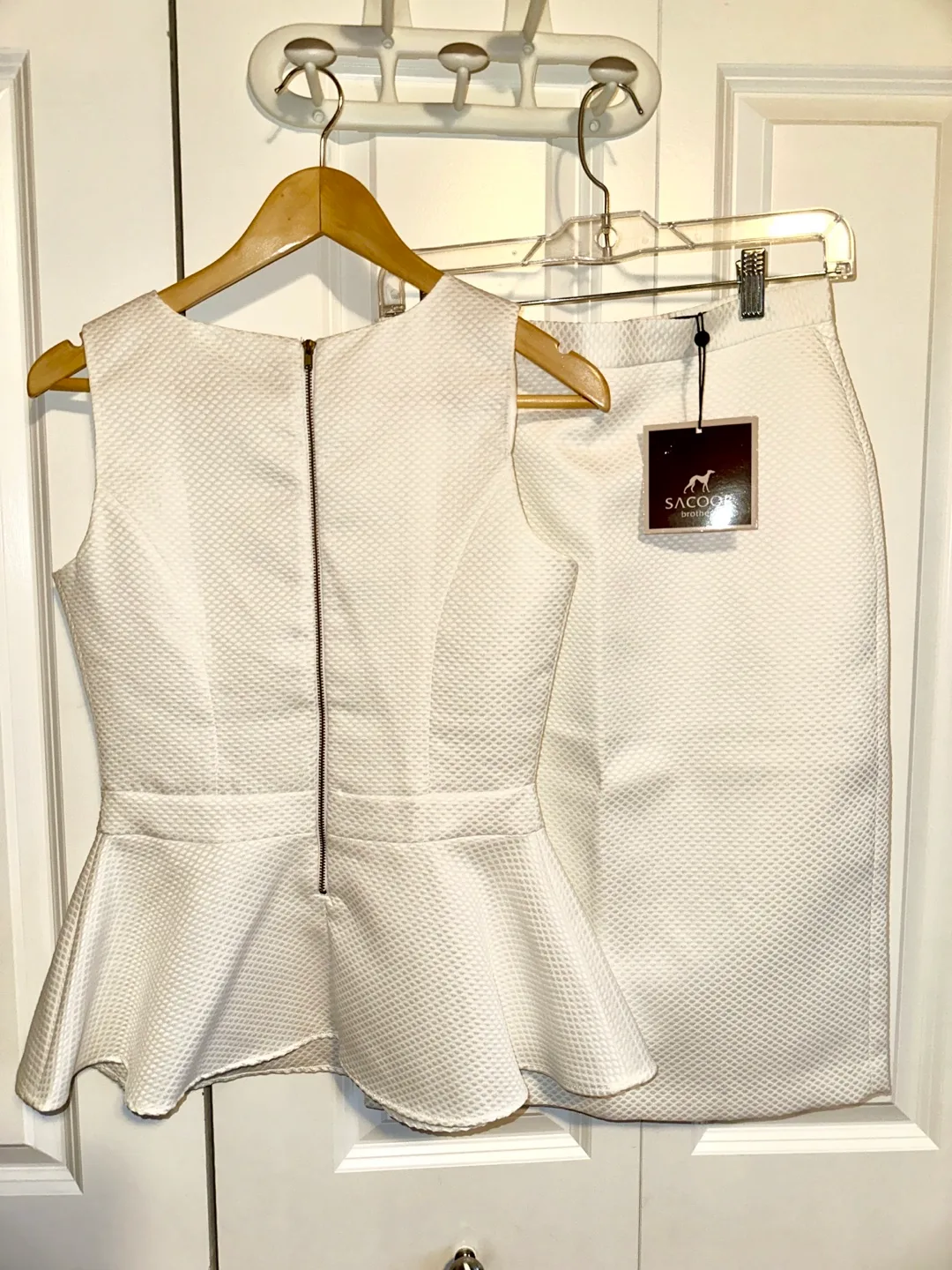 SACOOR Women's White Two-Piece Skirt Suit image indicator(2)