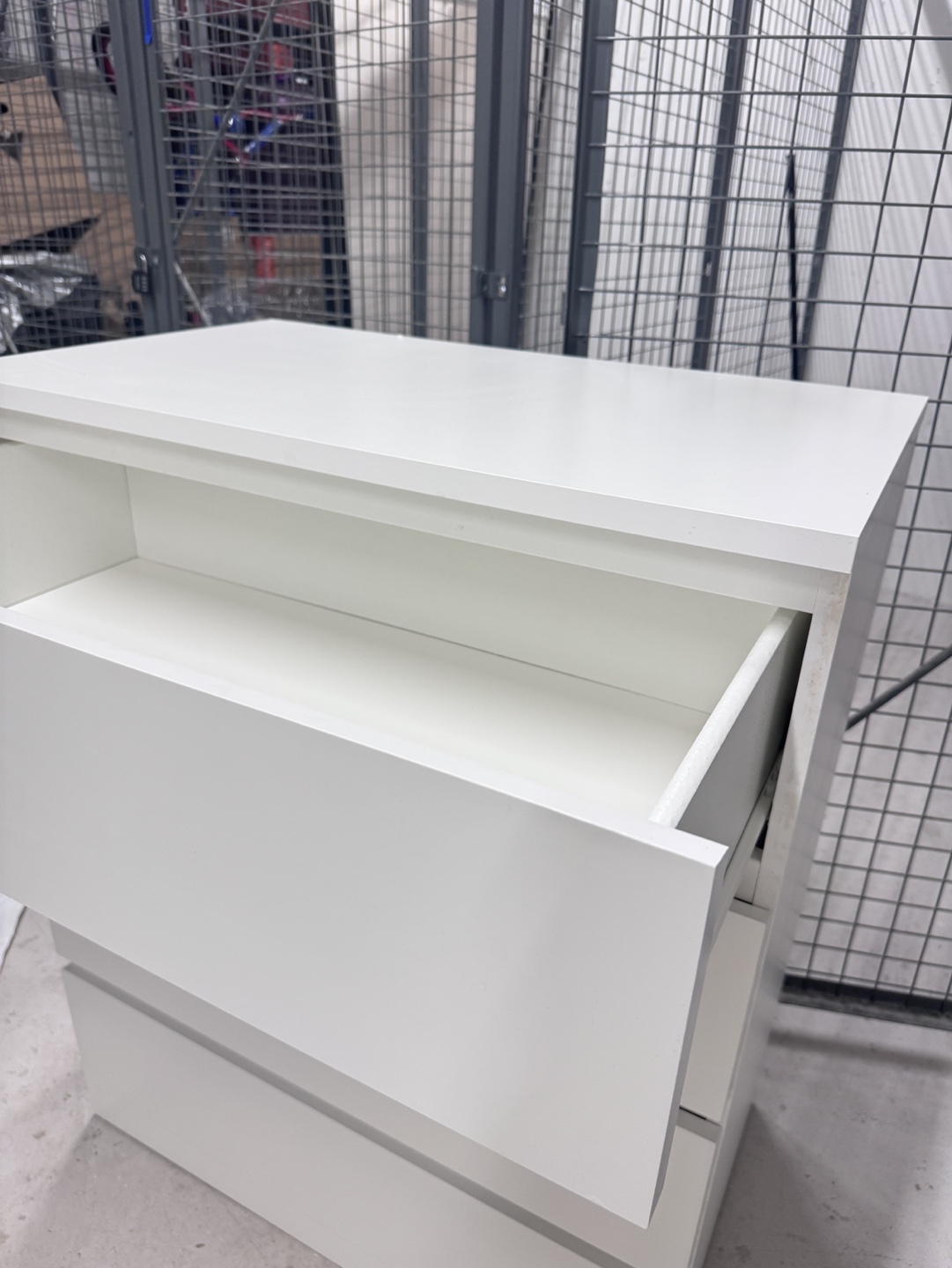 IKEA MALM 4-Drawer Dresser White - photo 2