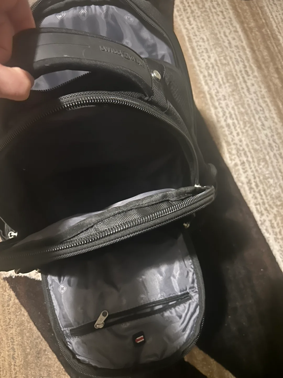 Swiss Gear Black Backpack image indicator(2)