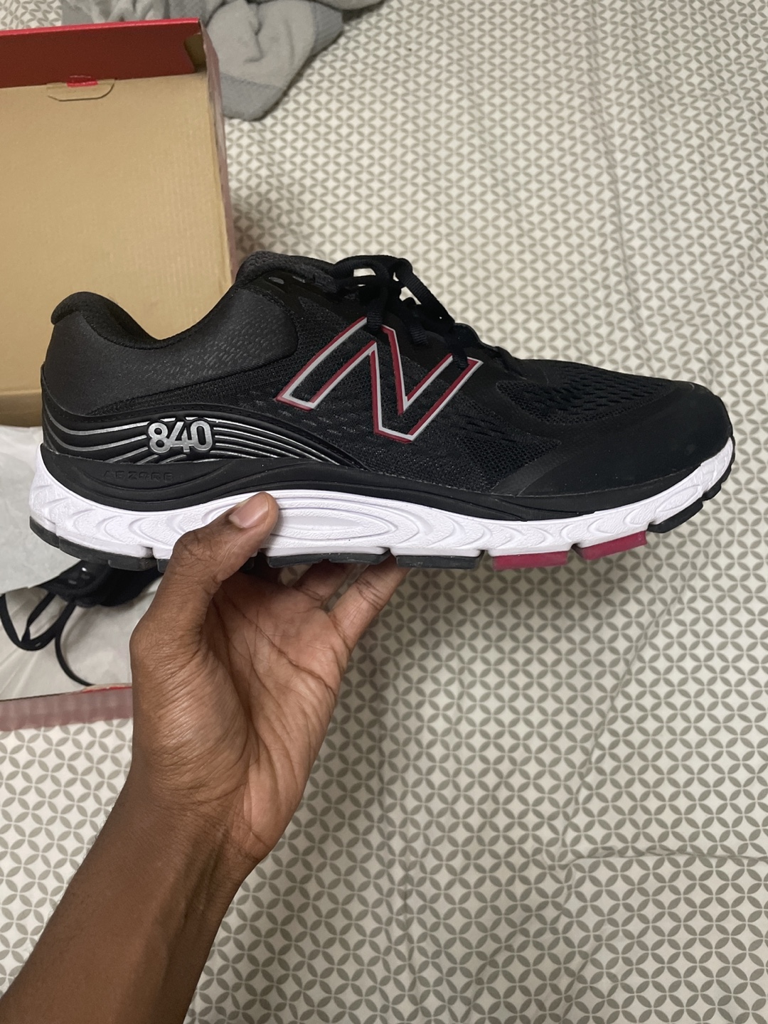 New Balance Men's 840v5 Running Shoes - Size 9 2E Wide