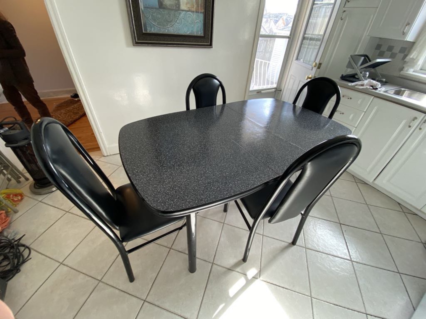 Kitchen table - photo 2