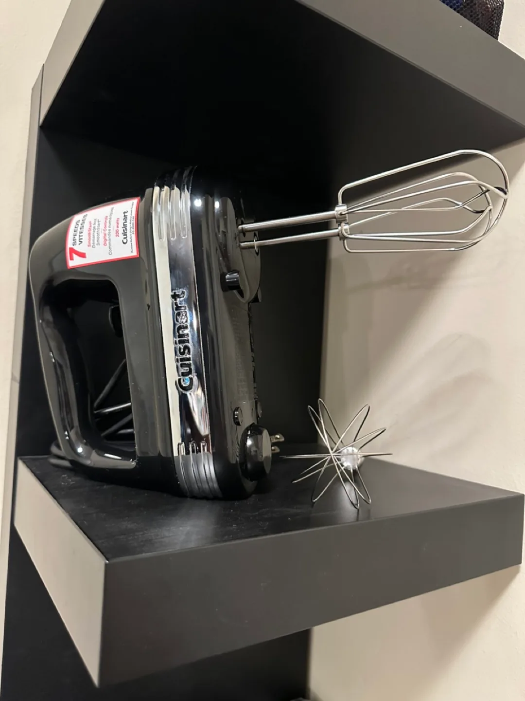 Cuisinart Power Advantage 7-Speed Hand Mixer image indicator(5)