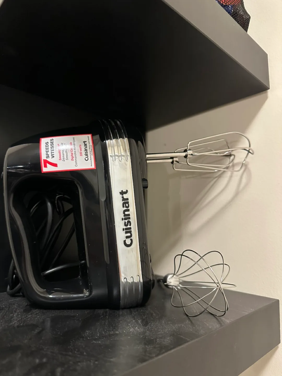 Cuisinart Power Advantage 7-Speed Hand Mixer image indicator(3)