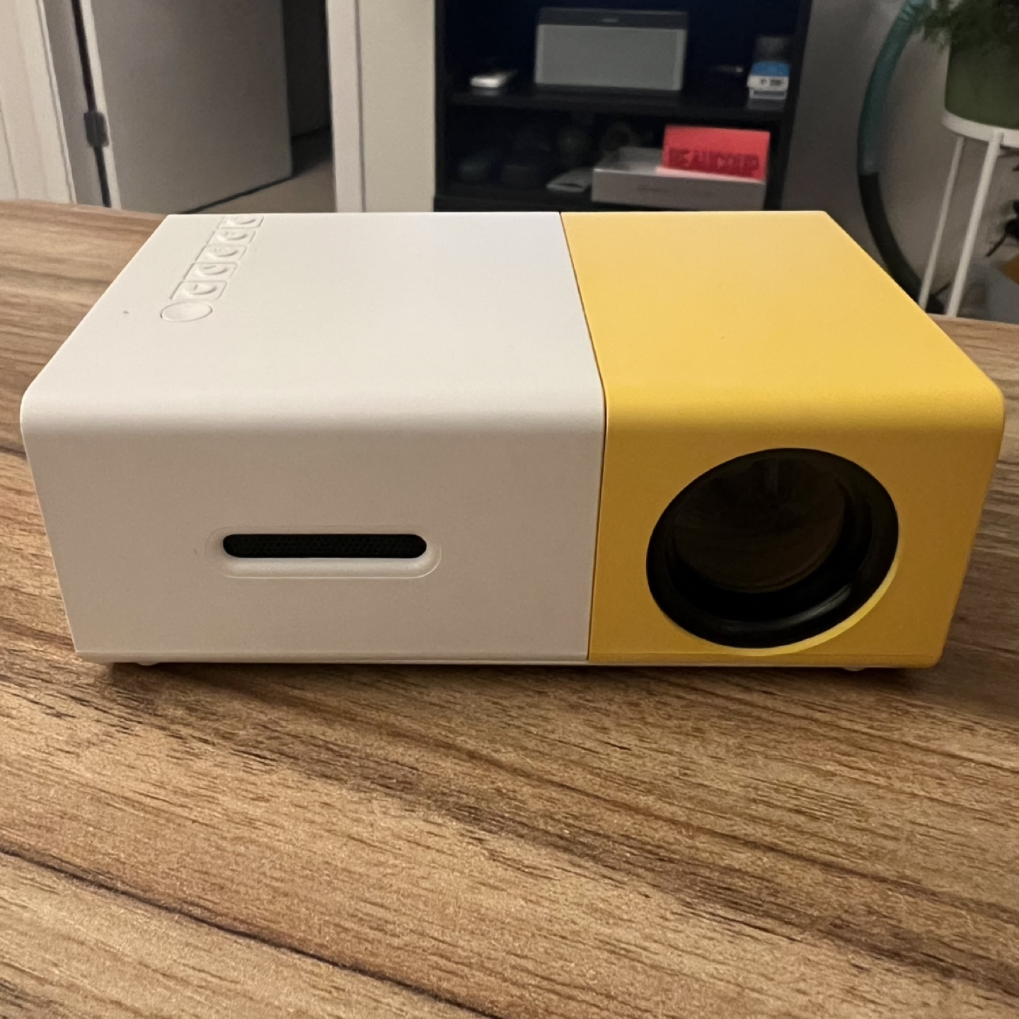 💚Mini Portable Projector - Yellow and White