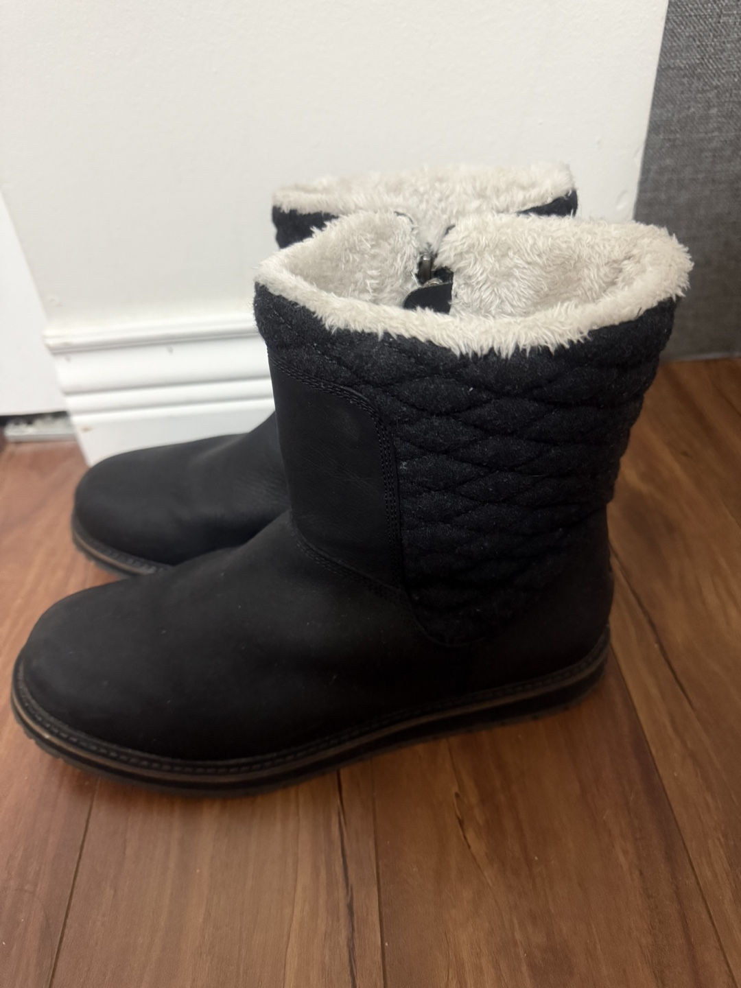 HeLLo Hansen Women's Black Winter Boots Size 8 1/2 - photo 2