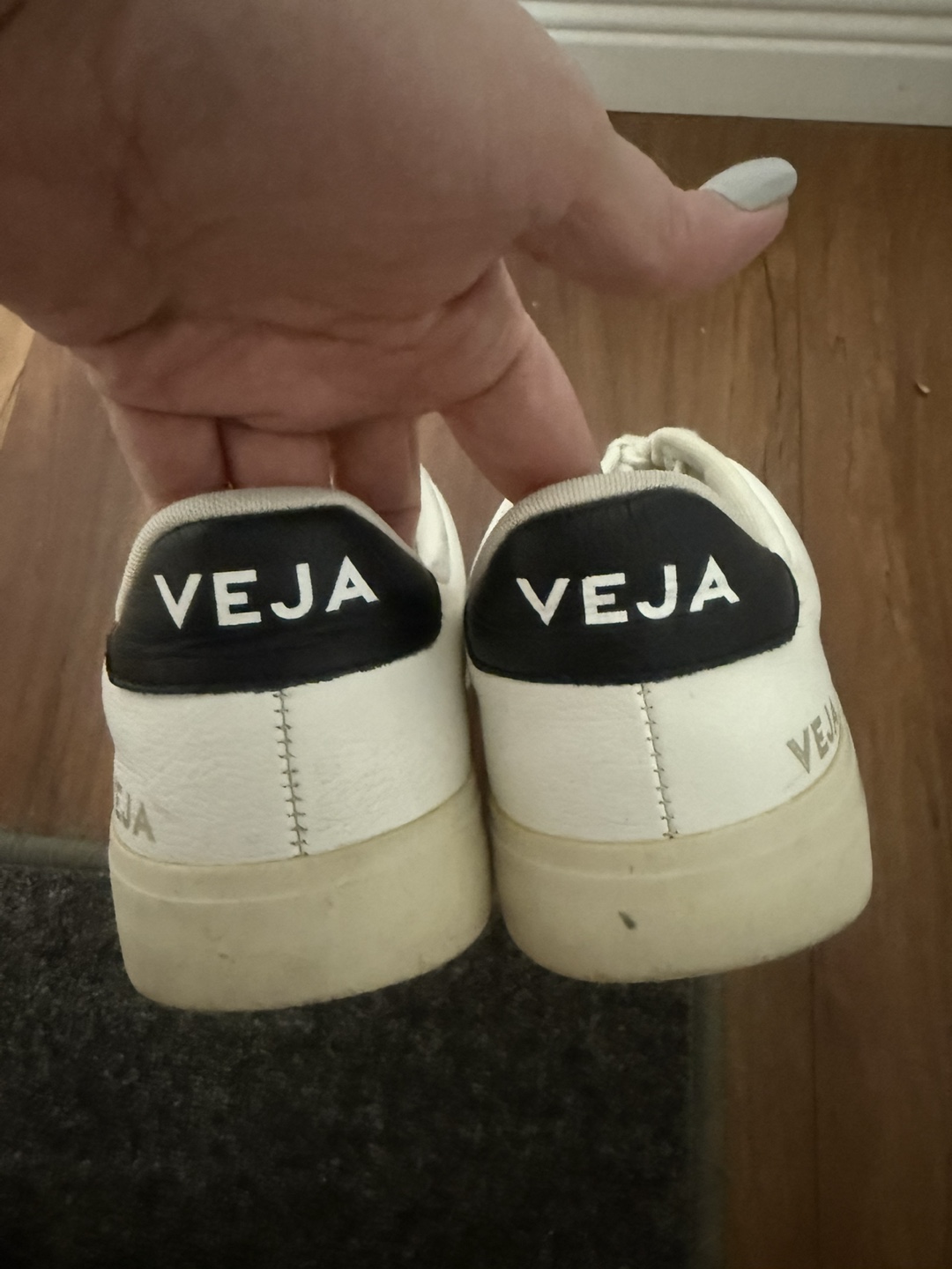 VEJA Esplar Sneakers - White/Black - Women's Size 39 - photo 4