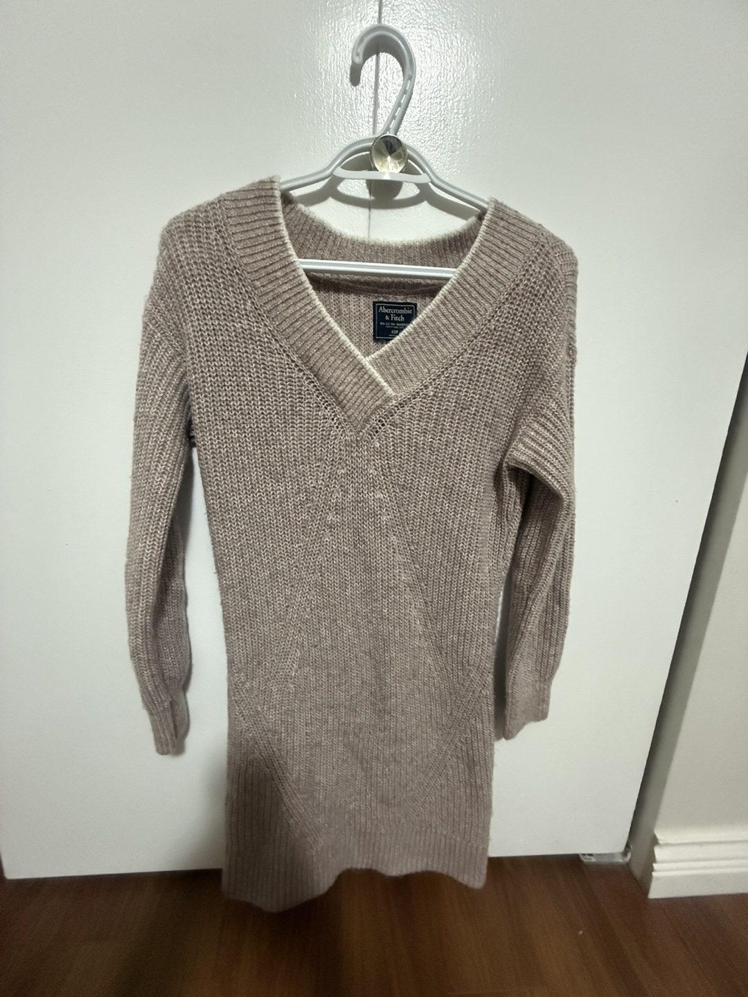 Abercrombie & Fitch V-Neck Knit Sweater Dress - XSP