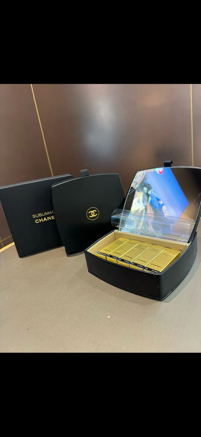 Chanel Sublimage Beauty Case with mirror image indicator(5)