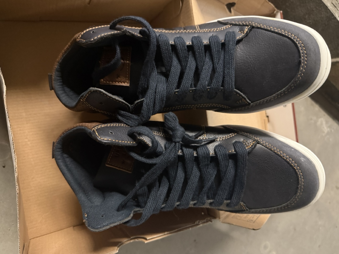 Men's Size 41 High-Top Sneakers