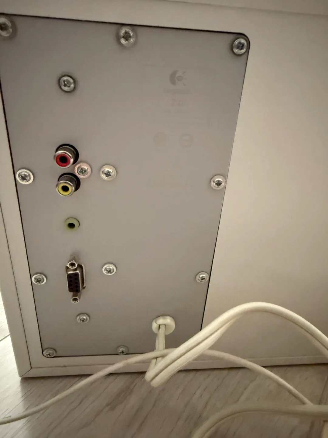 Logitech Z4 2.1 Speaker System image indicator(3)