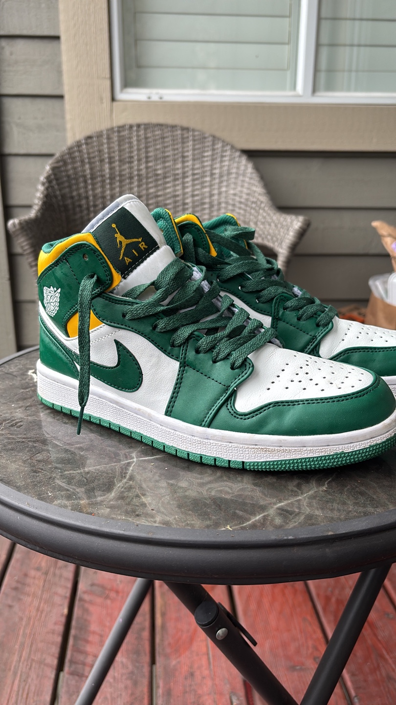 Air Jordan 1 Mid - photo 3