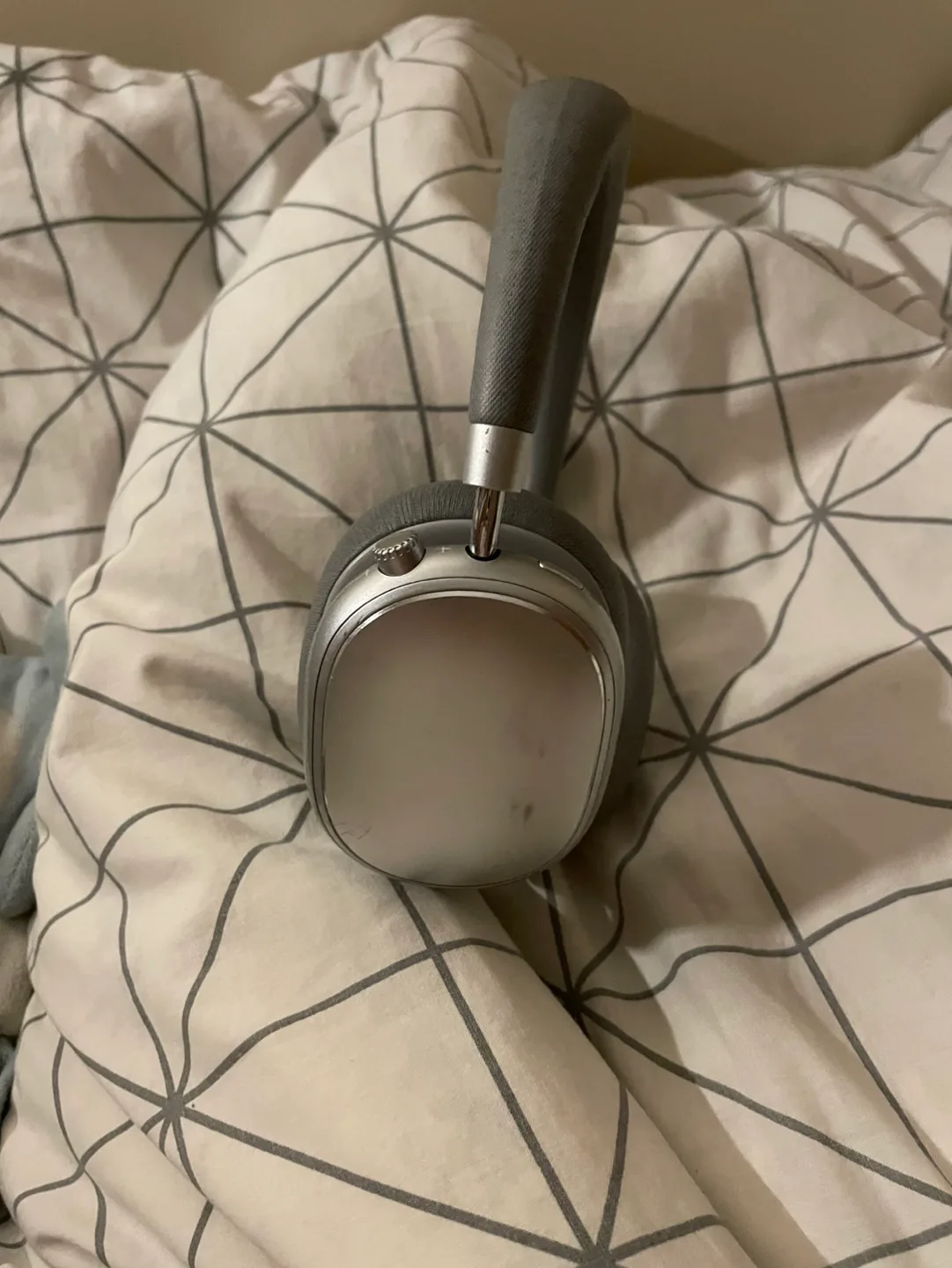 Lightly Used Anker Soundcore Life Q30 Headphones image indicator(2)