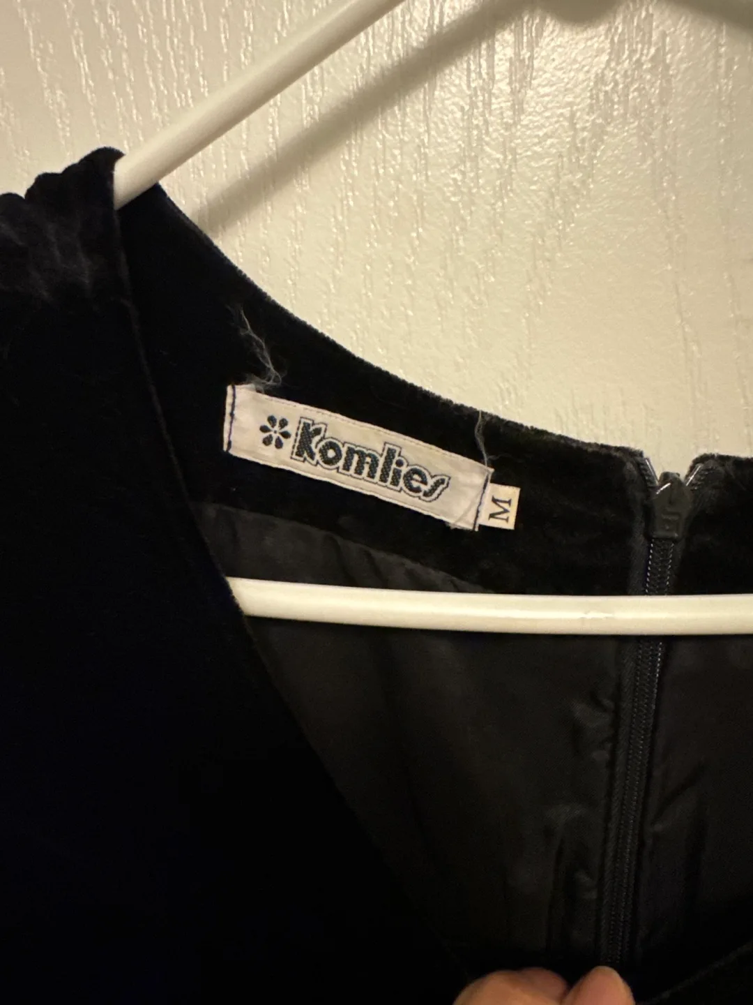 Velvet Black and Red Rose Dress 💚 image indicator(3)