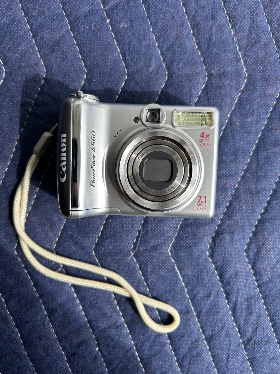 Canon PowerShot A560 Digital Camera