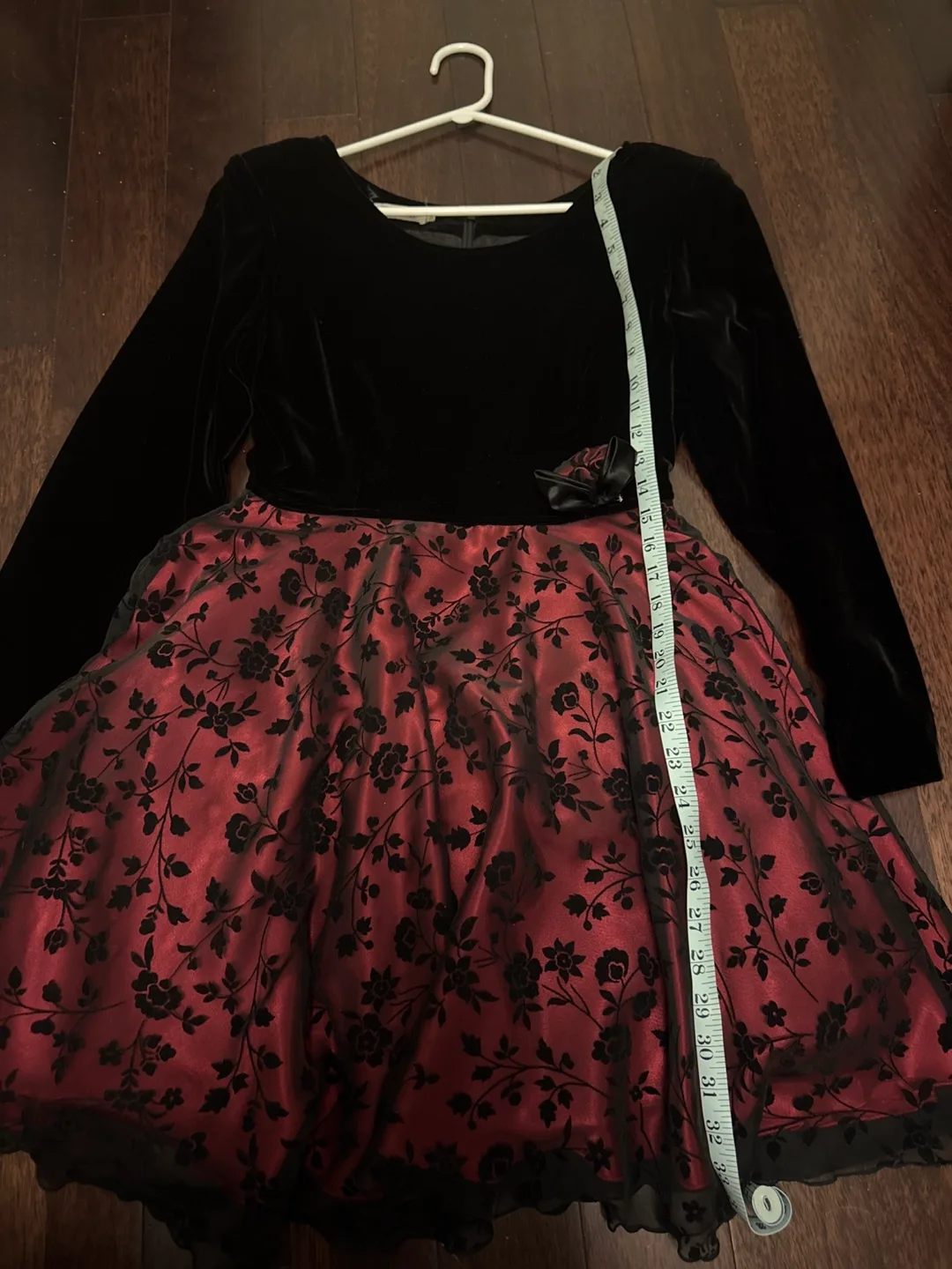 Velvet Black and Red Rose Dress 💚 image indicator(9)