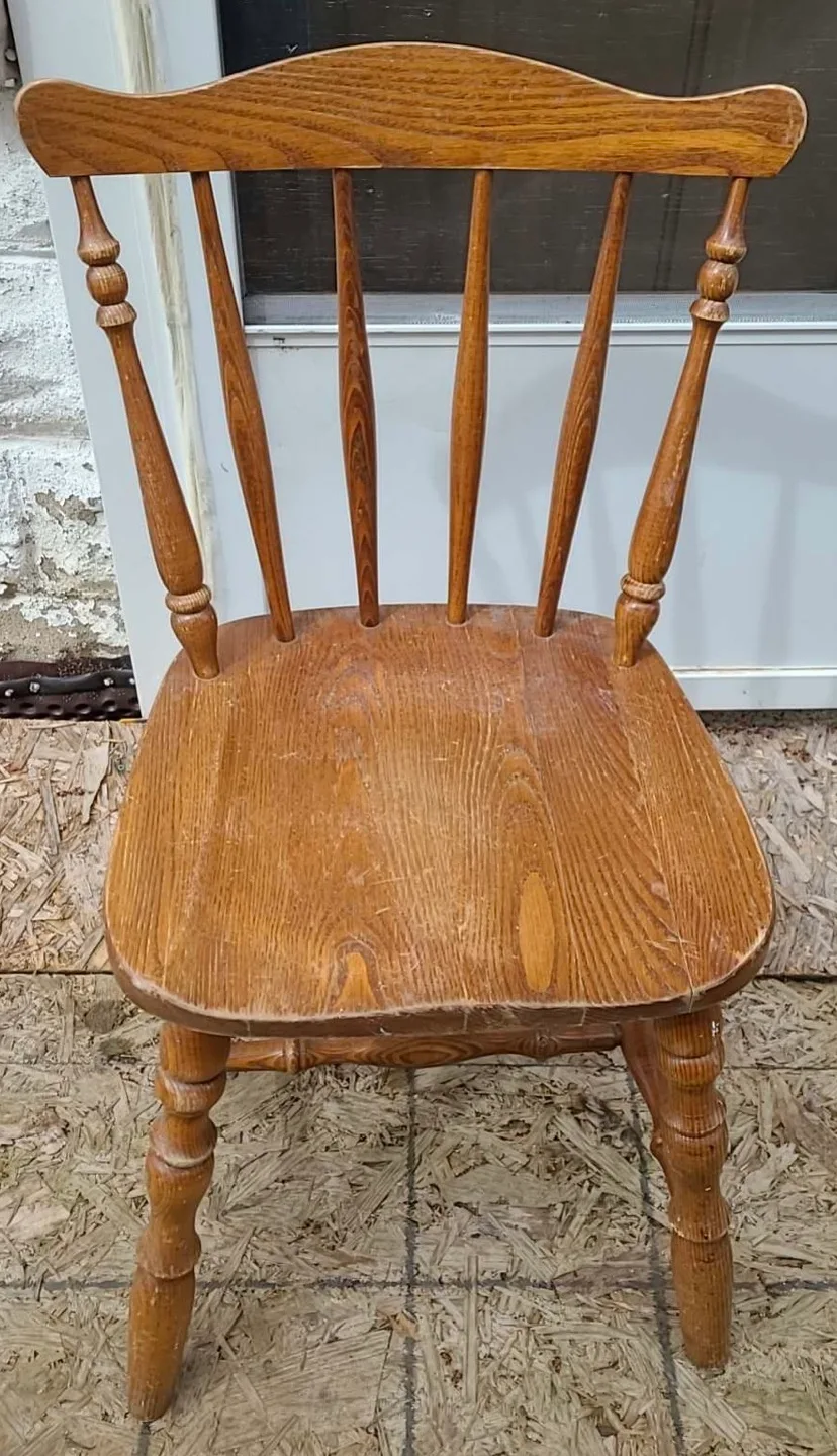 Vintage Wooden Chair thumbnail