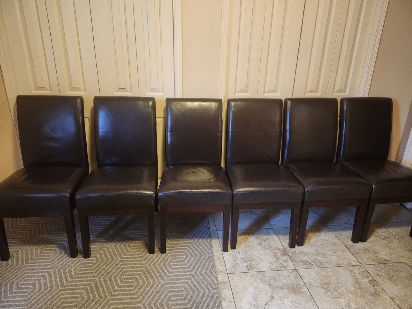 Dining Table Set - Oval Table and Six Leather Chairs - photo 4