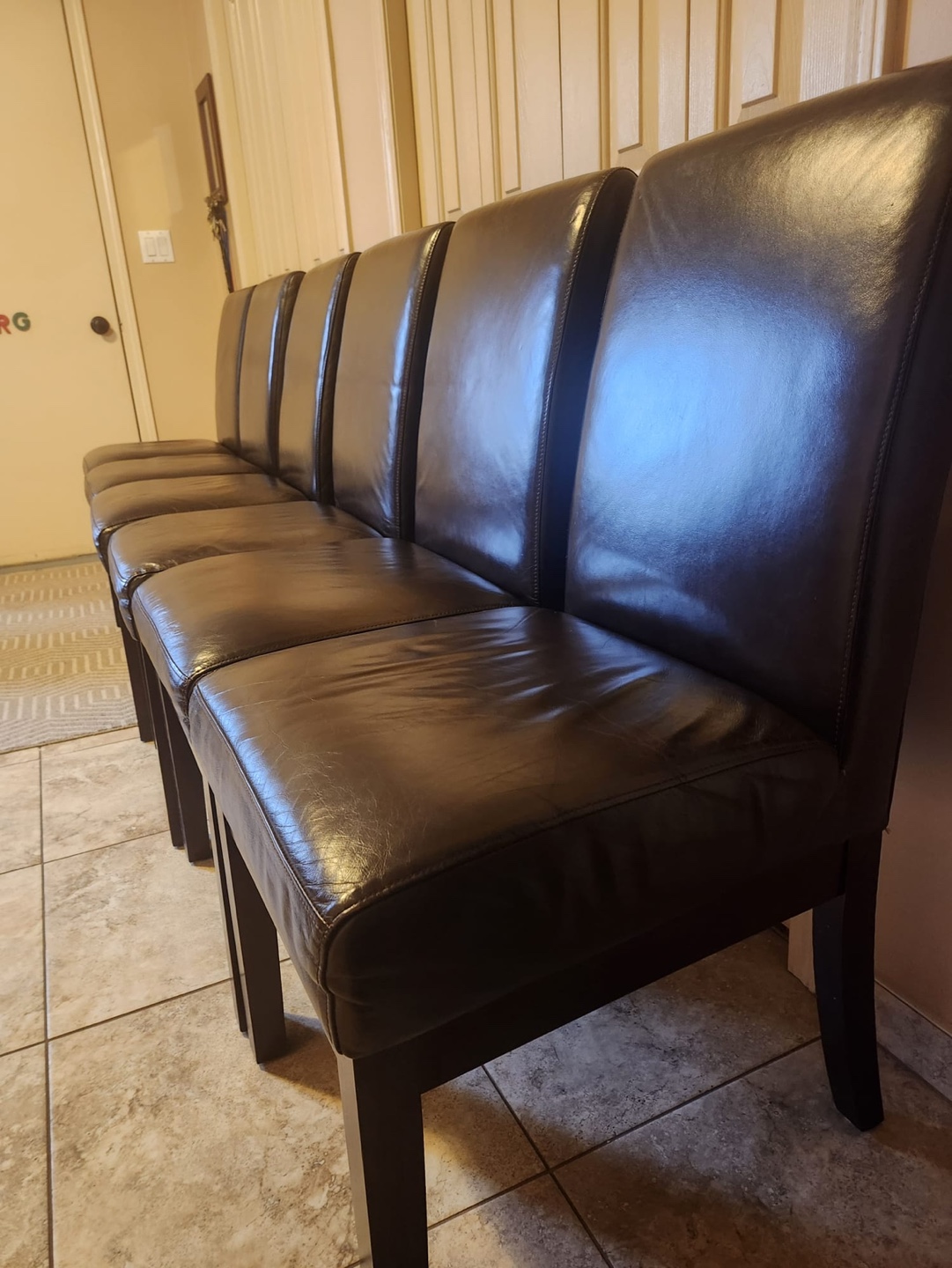 Dining Table Set - Oval Table and Six Leather Chairs - photo 3