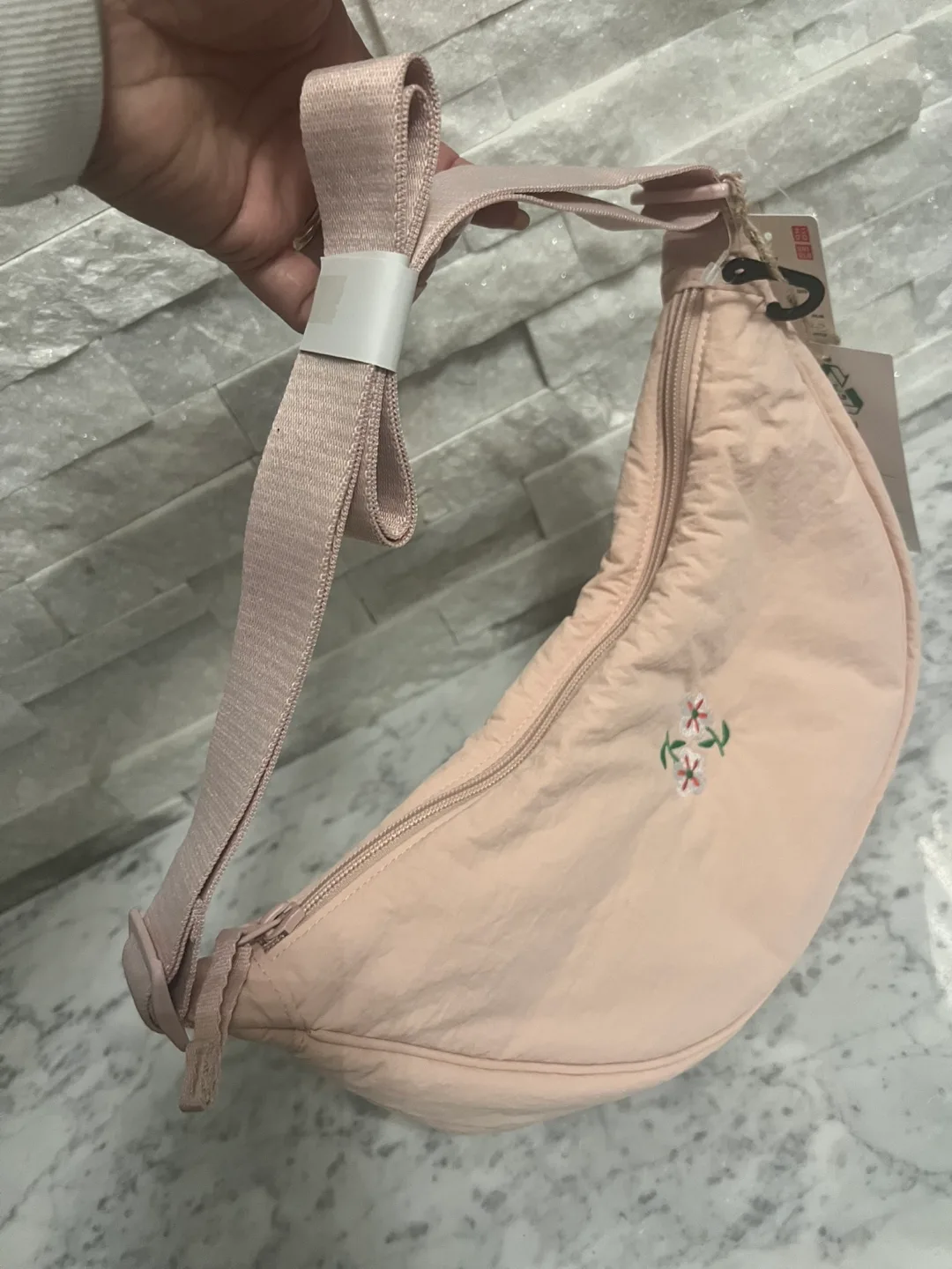 UNIQLO round crossbody bag BNWT image indicator(3)
