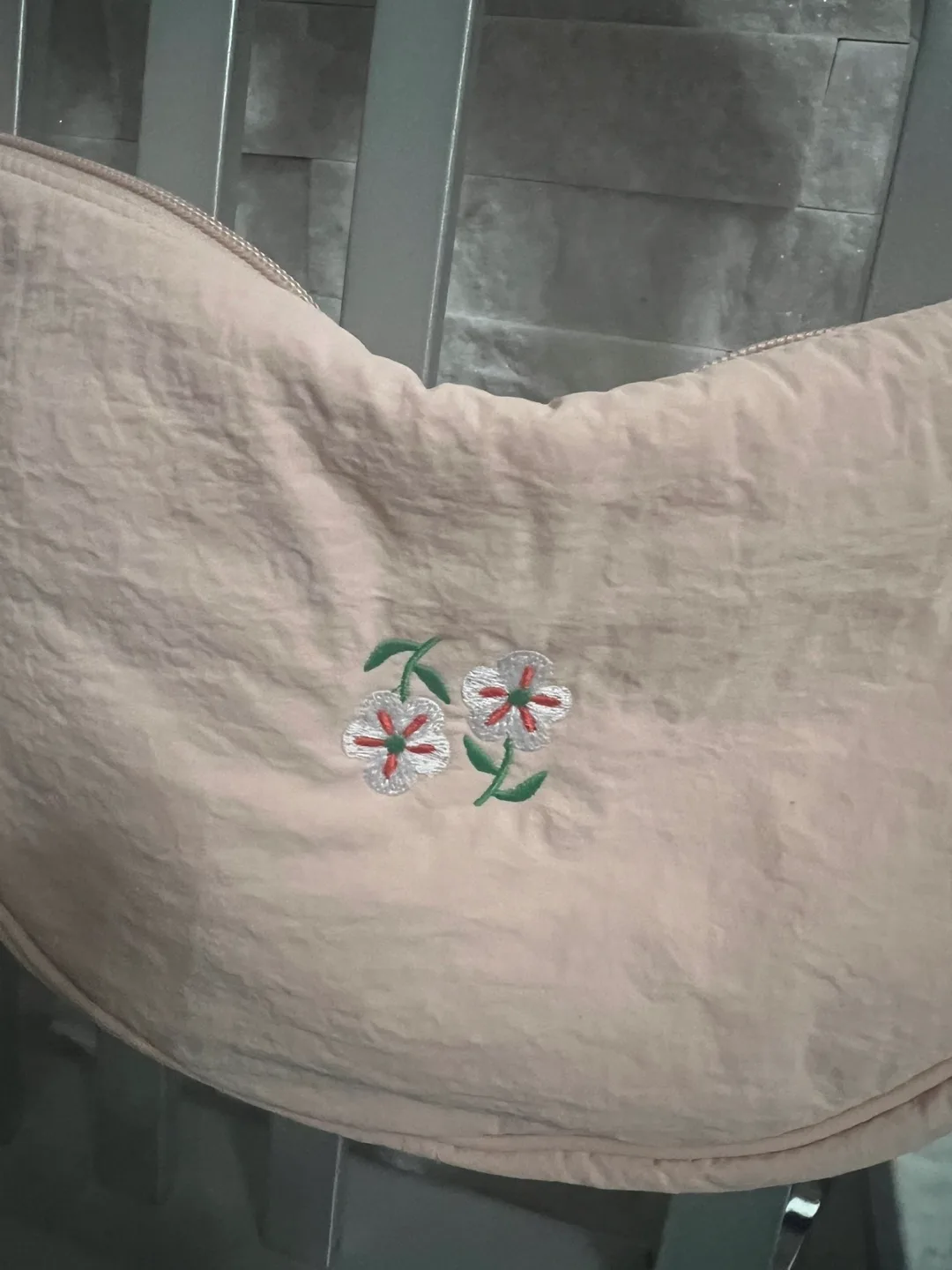 UNIQLO round crossbody bag BNWT image indicator(4)