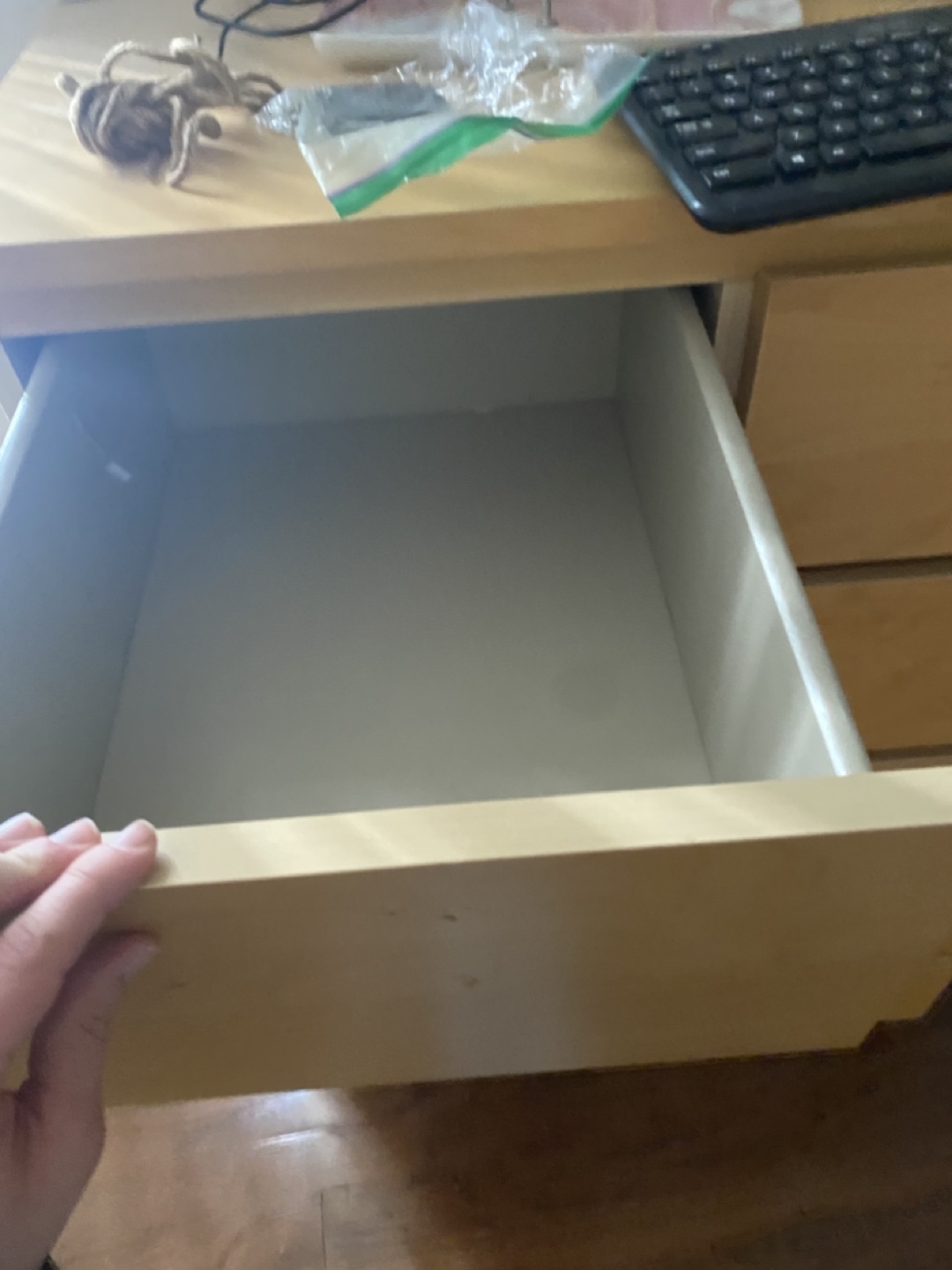 IKEA MALM 6-drawer dresser - photo 2