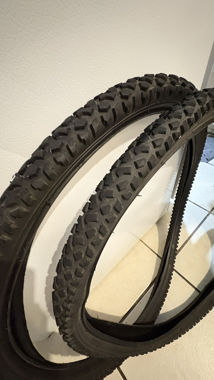 Pair of Chaoyang 26x2.125 Mountain Bike Tyres - photo 4