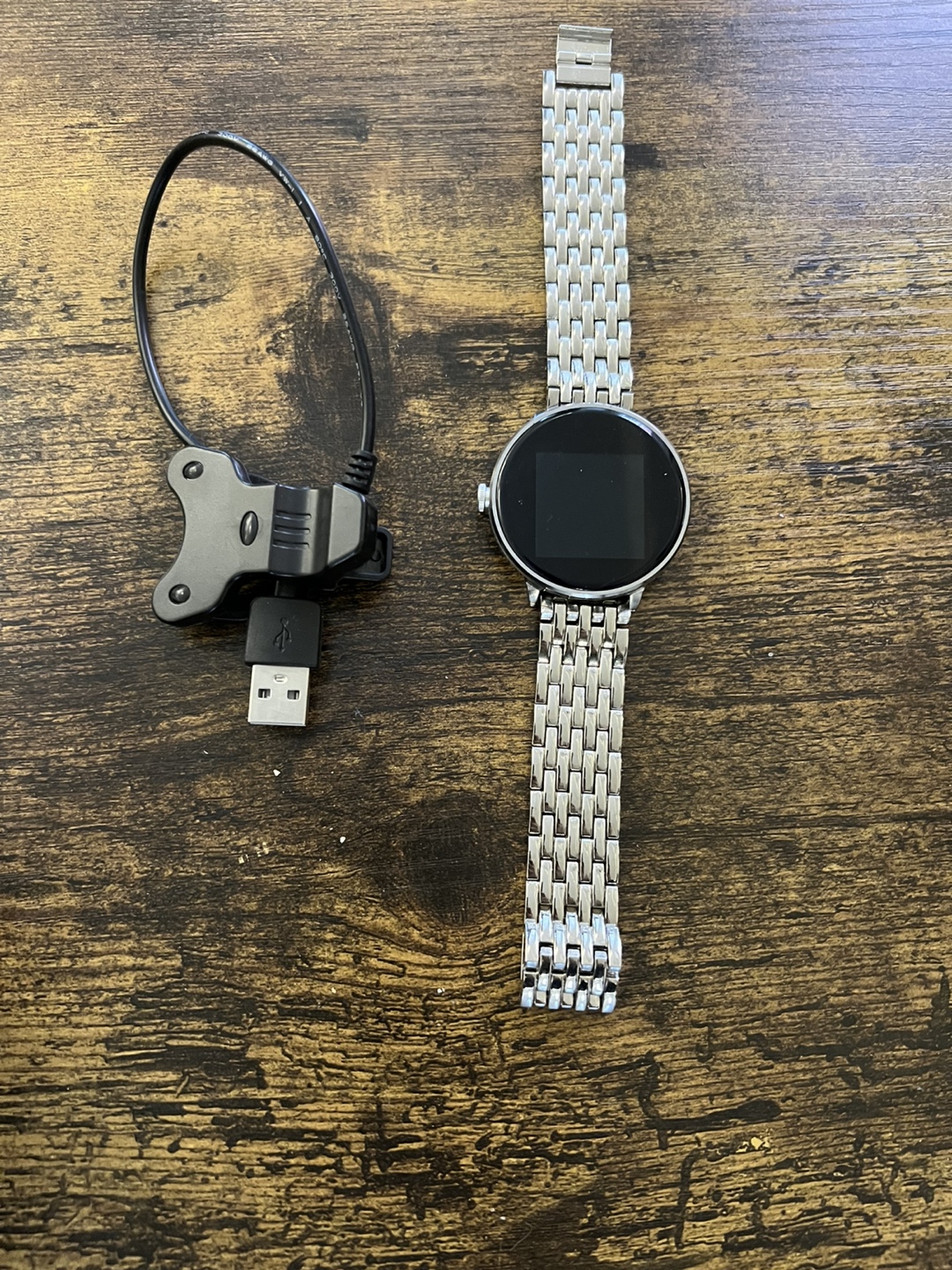 Bebe Smartwatch with Metal Band and Charger 💚