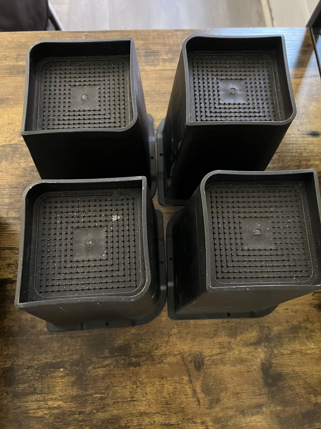 Set of four black plastic furniture risers 💚 - photo 2