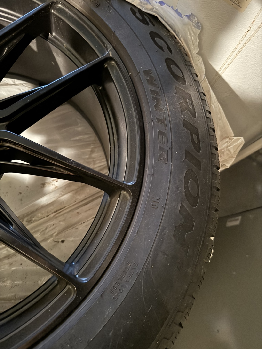 Set of 4 Pirelli scorpion winter tires and rims - photo 2