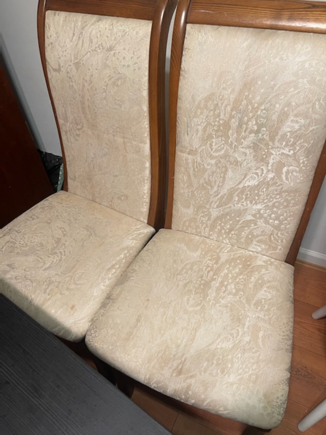 Four Dining Chairs and Table Set - photo 3