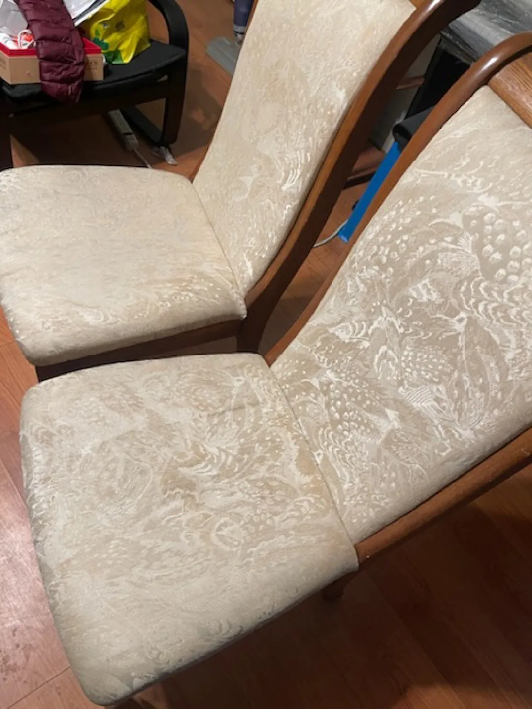 Four Dining Chairs and Table Set image indicator(2)