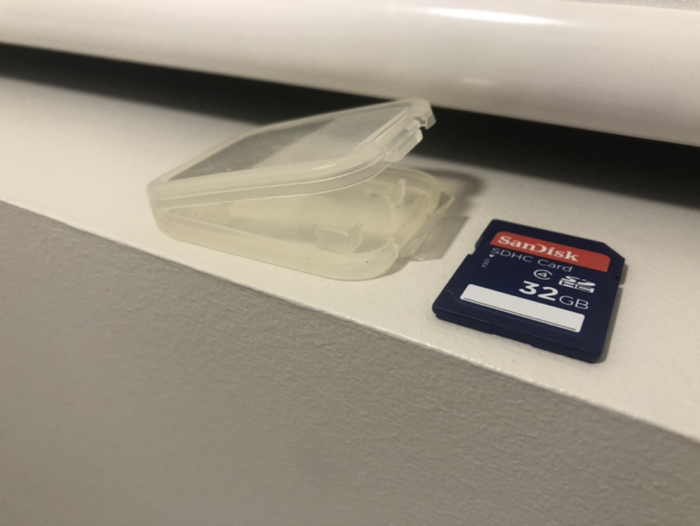 SanDisk 32GB SDHC Card with Case (open to offers) - photo 5