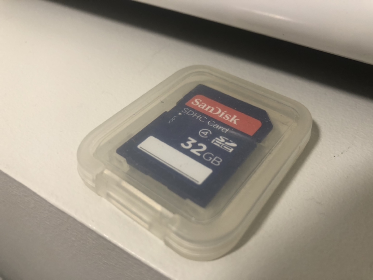 SanDisk 32GB SDHC Card with Case (open to offers) - photo 2
