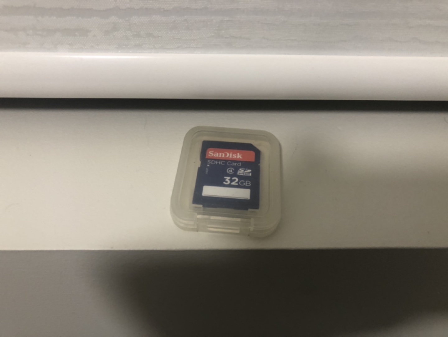 SanDisk 32GB SDHC Card with Case (open to offers)