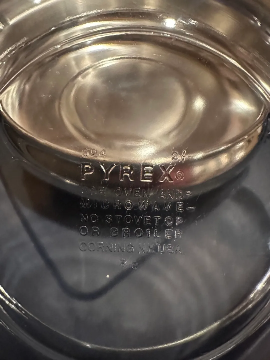Vintage Silver Chafing Dish with Pyrex Bowl image indicator(4)